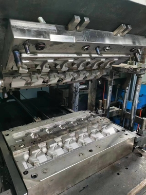 Υγρή σιλικόνη Injection Molding LSR Plastic CNC EDM Πολλαπλή κοιλότητα