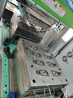 Υγρή σιλικόνη Injection Molding LSR Plastic CNC EDM Πολλαπλή κοιλότητα